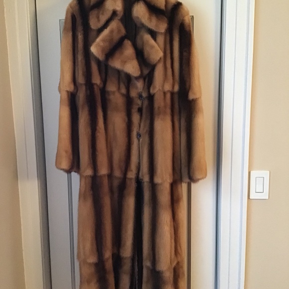 Fendi Other - Fendi reversible mink coat with belt.